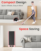 Kvinna som använder en platsbesparande apparat i ett vardagsrum med text som framhäver dess kompakta design och enkla rörelsefrihet.